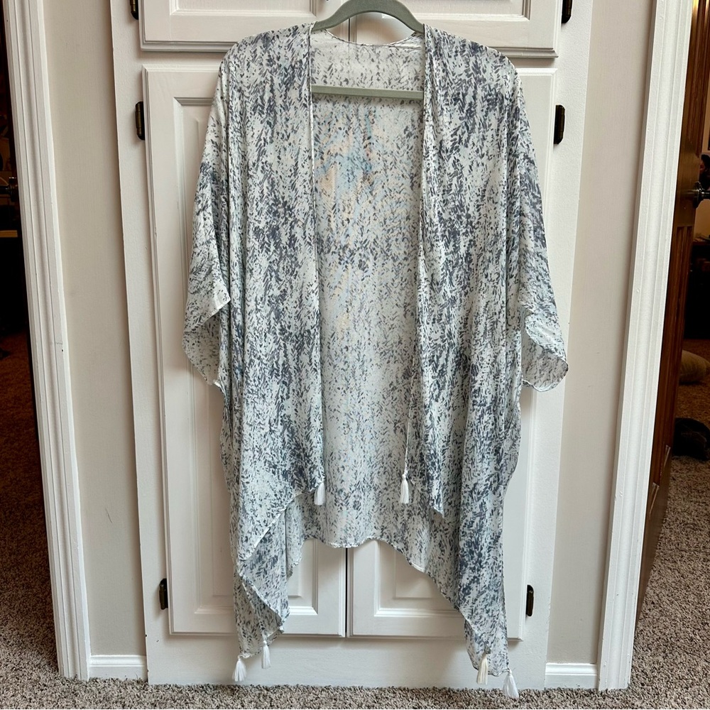 Gentle Fawn White & Blue Kimono Wrap with Tassels